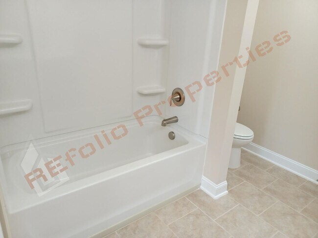 Building Photo - Luxury 5 Bedroom, 3 Bath, 2-Car Garage End...