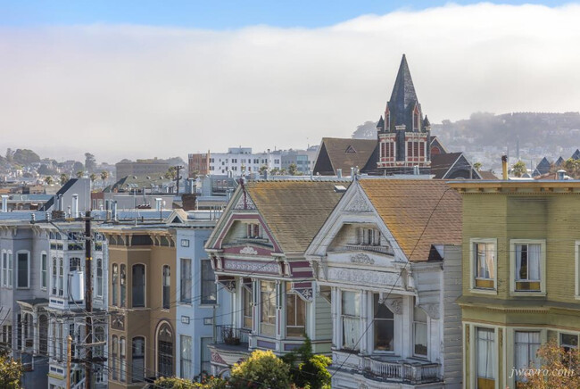 Building Photo - 1101 S Van Ness Ave