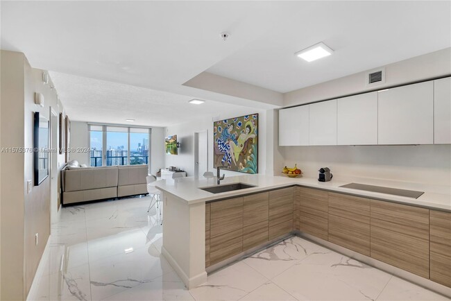 Building Photo - 300 Sunny Isles Blvd