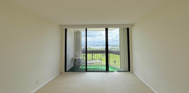 Building Photo - 2000 Presidential Way