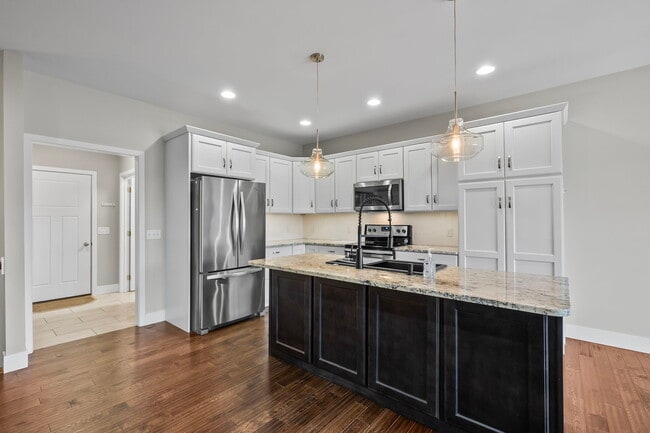 Building Photo - 145 Summerfield Way