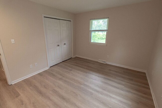 Building Photo - 1915 Mirtle Grove Ct