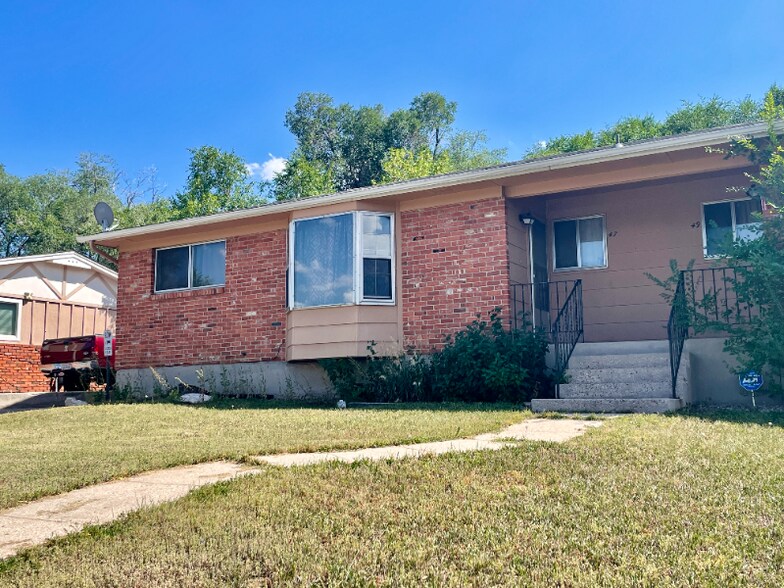 Building Photo - 47 Newport Cir