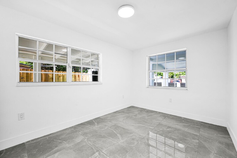 Building Photo - 4040 SW 108th Ave