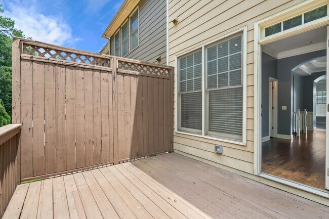 Building Photo - 2301 Marion Walk Dr SE