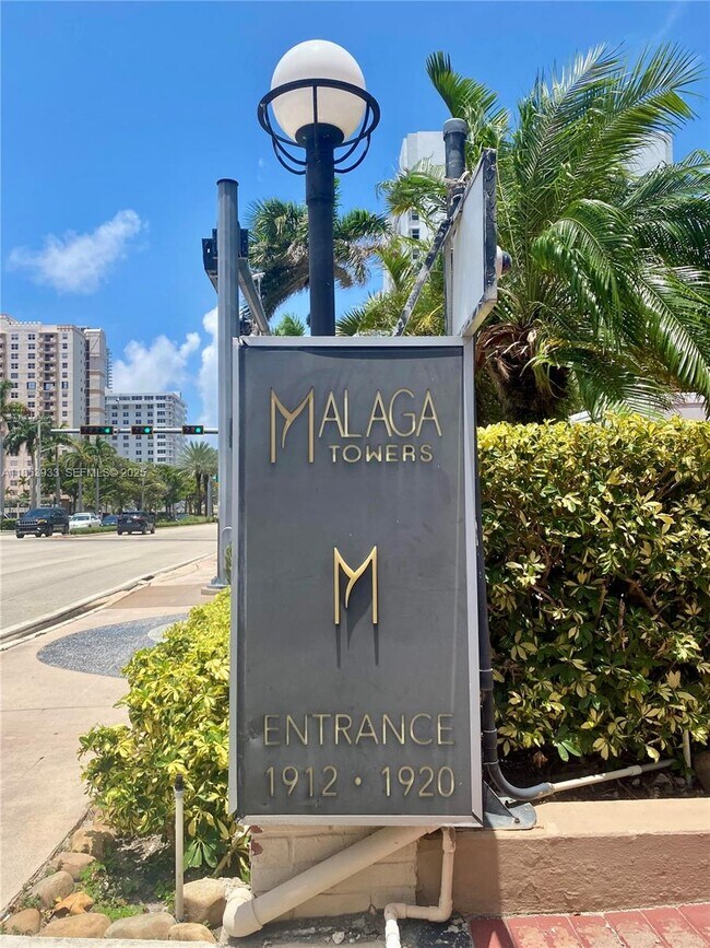 Building Photo - 1912 S Ocean Dr