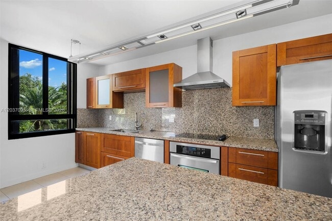 Building Photo - 181 Crandon Blvd