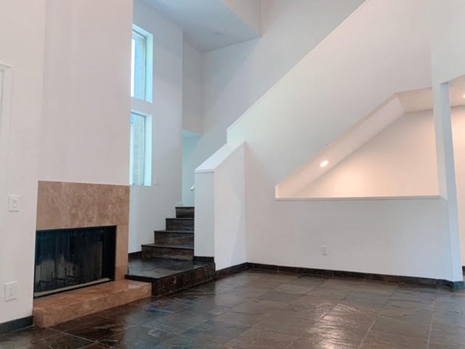 Living area - 101 N 7th St