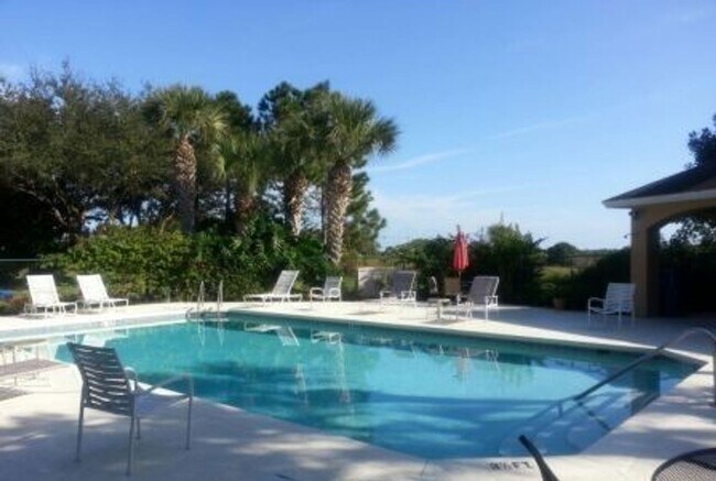 Building Photo - Beautiful 4 bedrooms 2 baths single family...