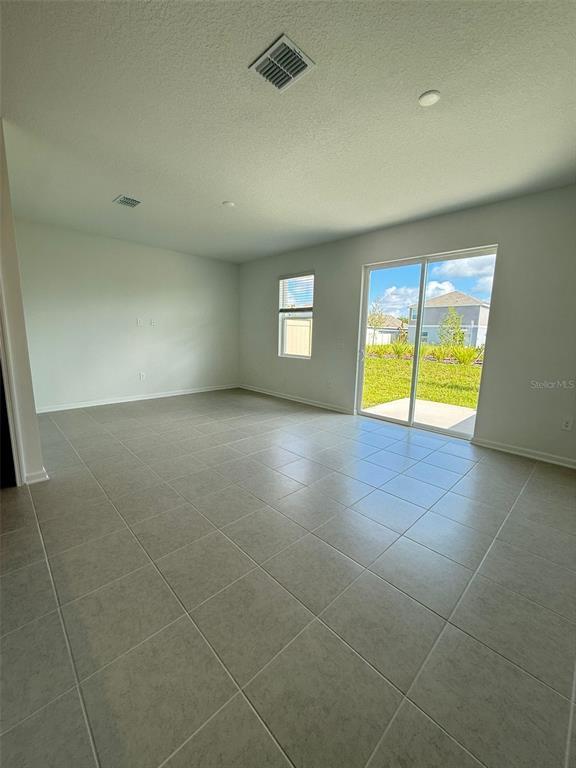 Building Photo - 2633 Skyline Lp