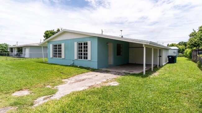 Building Photo - 9850 SW 166th St