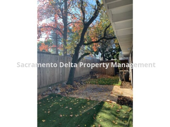 Building Photo - Adorable 3 bedroom, 2 bathroom home in Carmichael