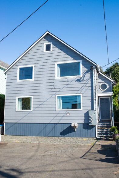 Building Photo - 461 W Marine Dr