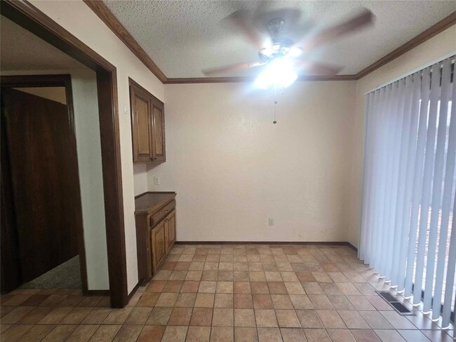 Building Photo - 1212 Kingston Ct