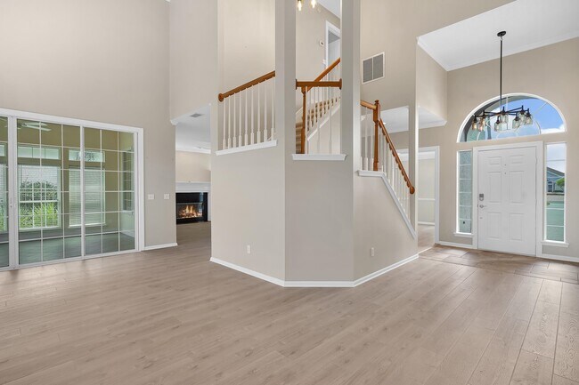 Building Photo - 506 Lakeway Dr