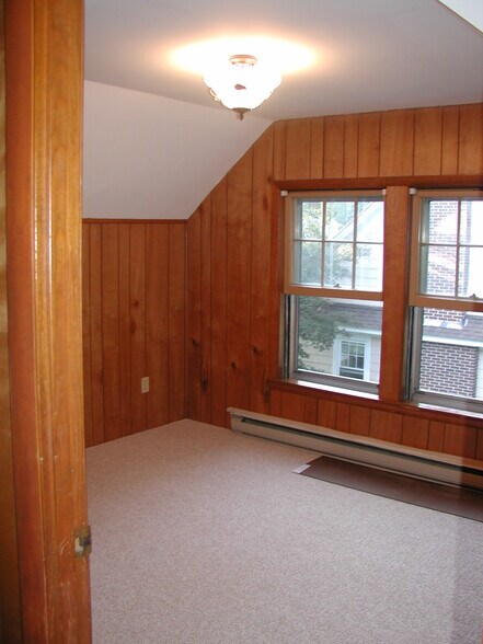 Building Photo - 396 May St