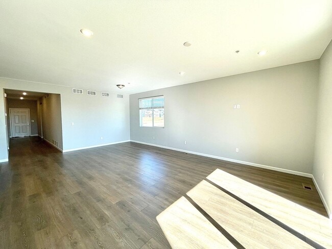 Building Photo - Incredible 3 bed/2 bath home in Fort Collins!