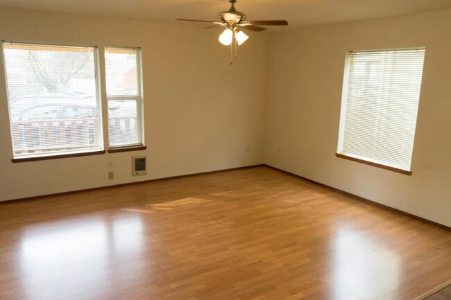 Building Photo - 46 NE Sacramento St