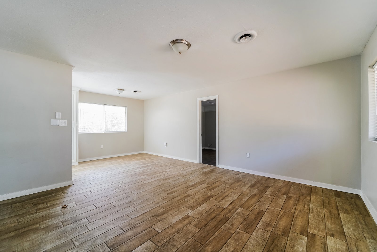 Building Photo - 5409 Queen Mary Ln