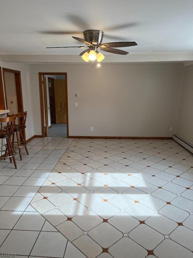 Building Photo - 192 Market St