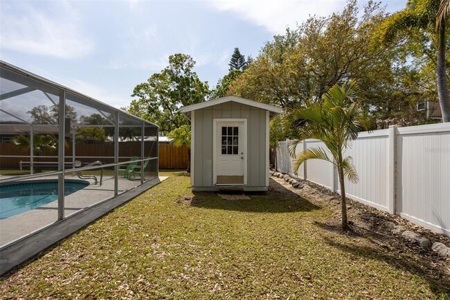 Building Photo - 711 Bayshore Dr