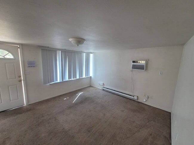 Building Photo - 401 Sanford Ave