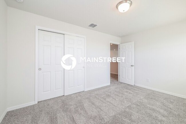 Building Photo - 4 Bedroom Pet-Friendly Home in Davenport, FL with Main Street Renewal