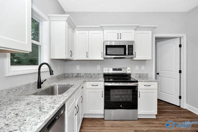 Building Photo - 1713 Golf Club Ln NW