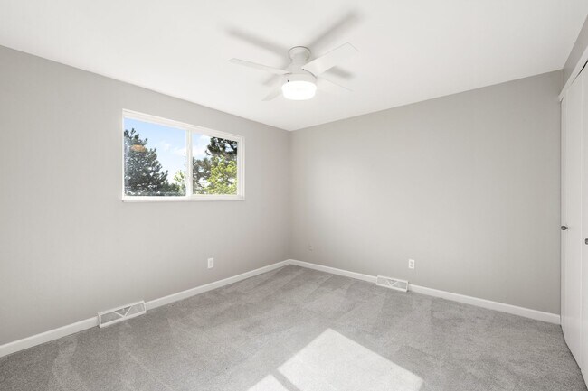 Building Photo - 6096 S Jamaica Way