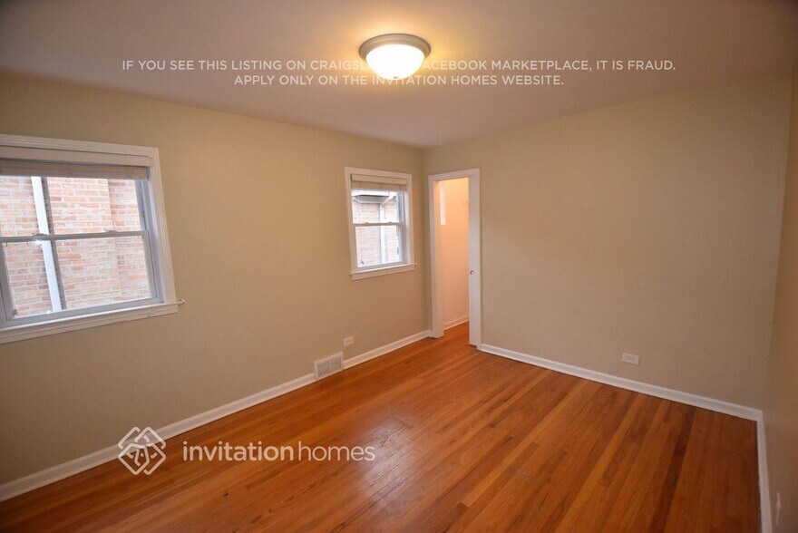 Building Photo - 5112 S Nashville Ave