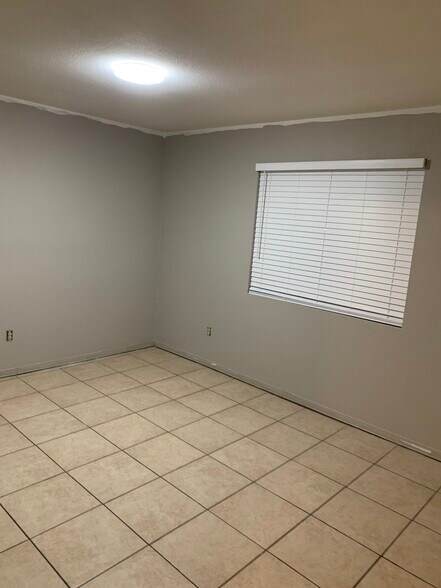 Building Photo - 250 N Hargrave St