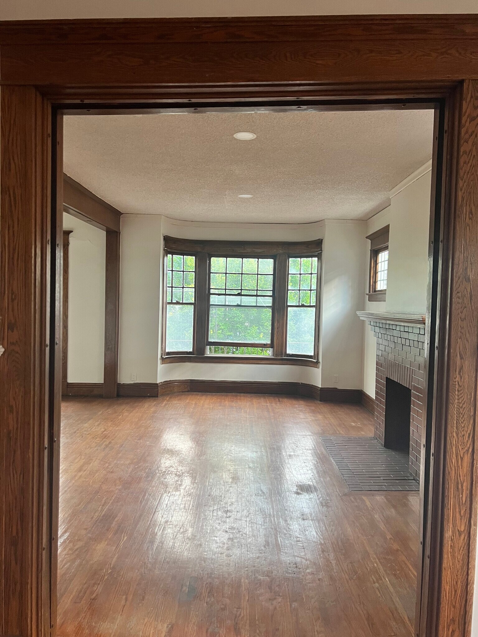 Building Photo - 426 W Delavan Ave