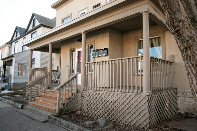 Building Photo - 632 Adams St NE