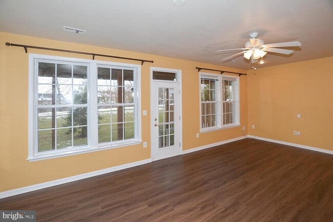 Building Photo - 43088 Shadow Terrace