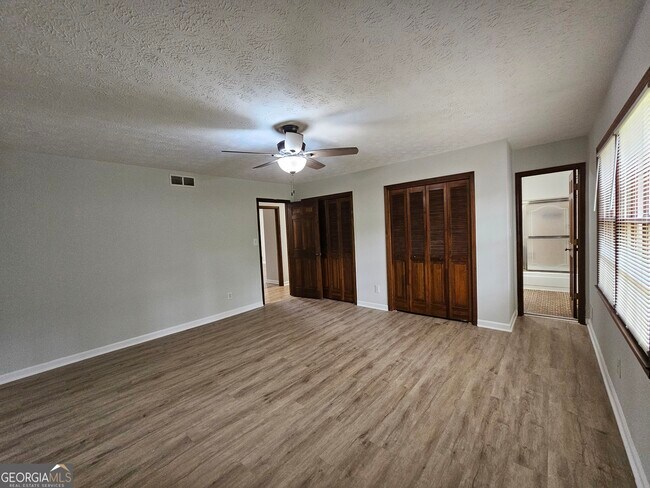 Building Photo - 7045 Eden Ct