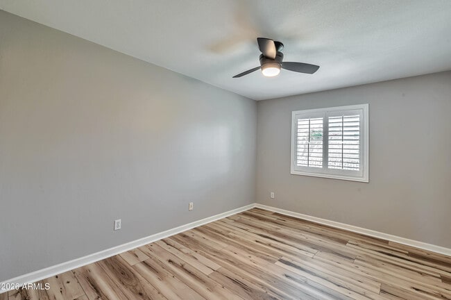 Building Photo - 6502 E Grandview Dr