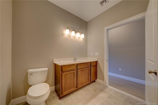 Building Photo - 6 Bayberry Ln