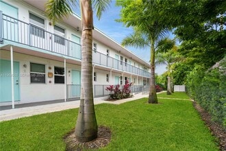 Building Photo - 1950 NW 2nd Ct