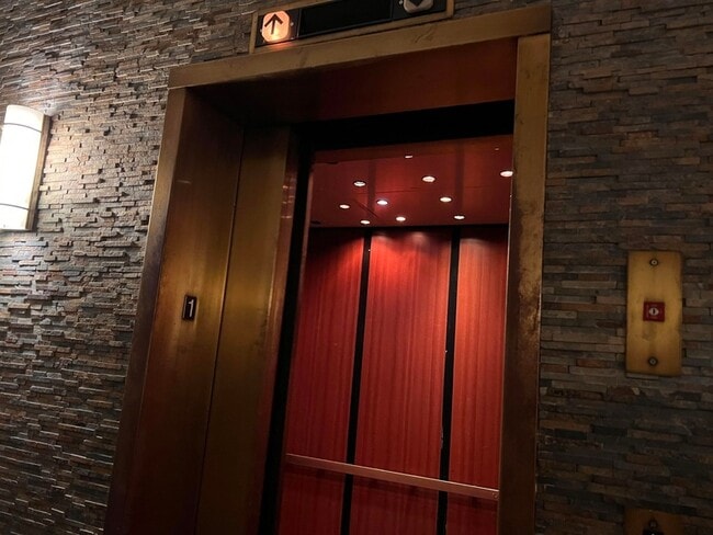 Building Photo - 1021 Grand St