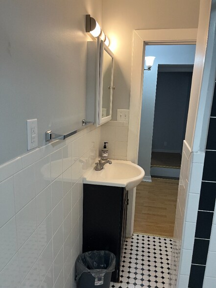 Building Photo - 13 Telescope St