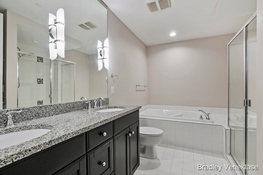Owners Suite - 335 Bridge St NW