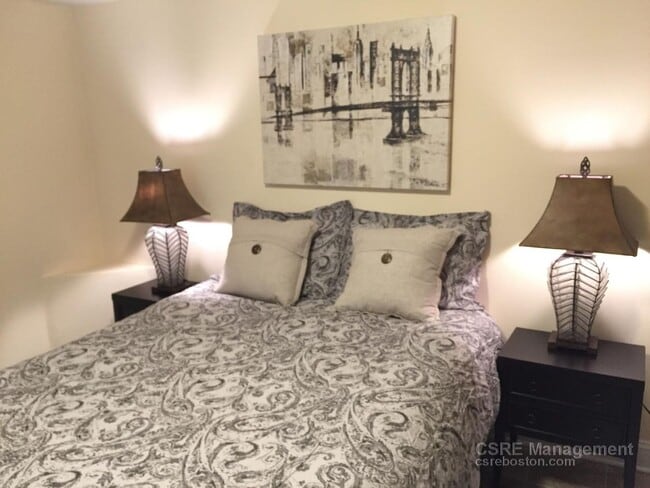 Building Photo - Full Luxury Renovation!  Laundry in Unit! ...