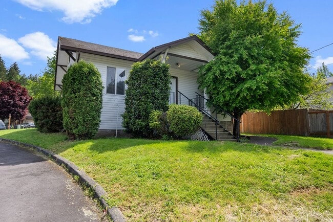 Building Photo - 3 BR Home near Springwater Trail and Powel...