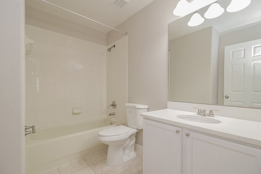 Building Photo - 14513 Lisalynne Ct