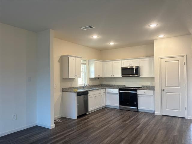 Building Photo - 751 Camden Dr