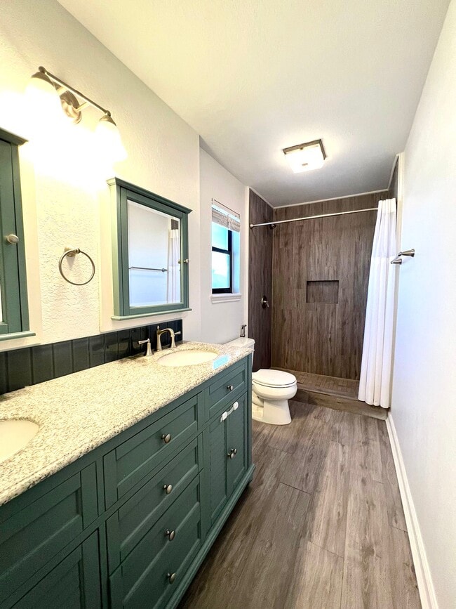 Building Photo - 15334 Barataria Dr