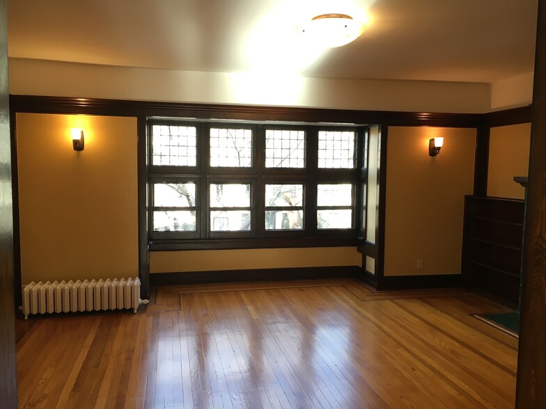 Building Photo - 620 3rd St