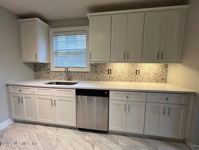 Building Photo - 4623 Manchester Rd