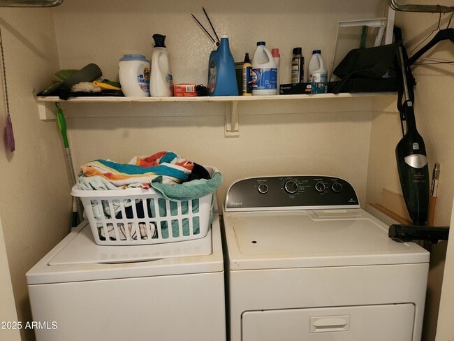 Building Photo - 7557 N Dreamy Draw Dr