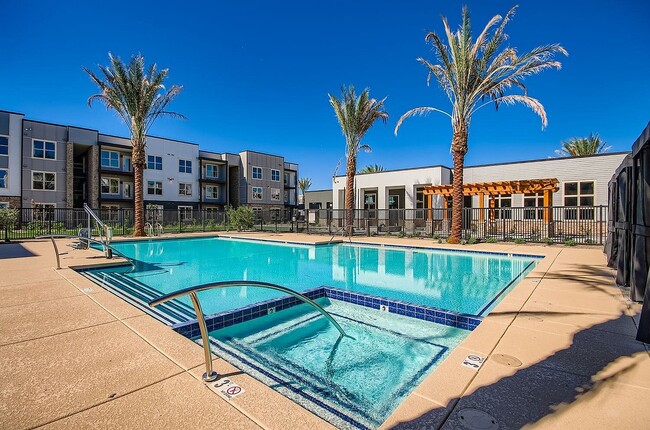 Building Photo - Garrett Mesa